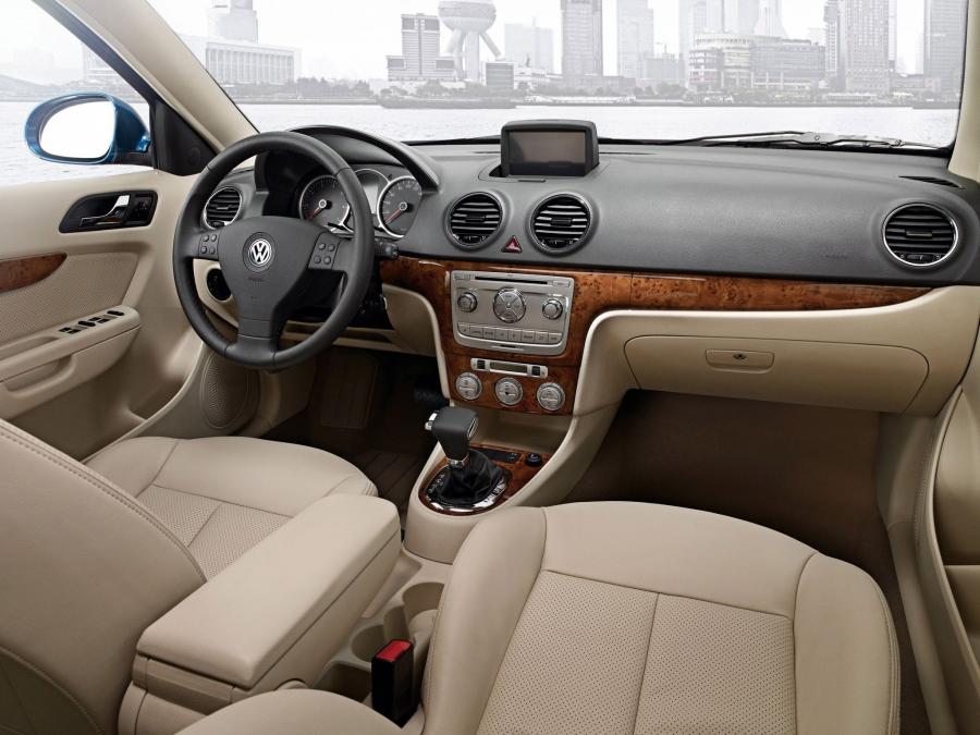 Торпедо Volkswagen Lavida 2008 года  (фото 2 из 6)